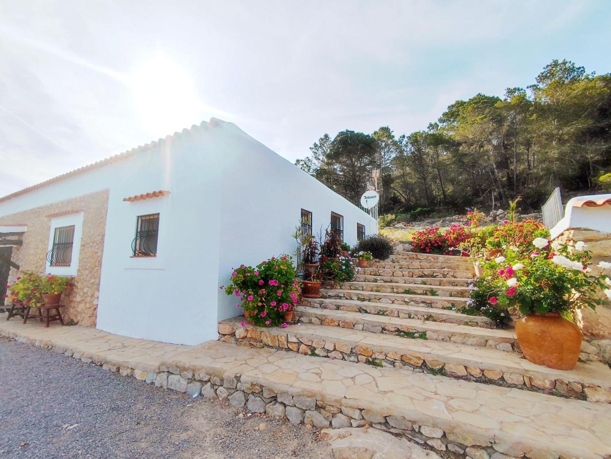 Casa Can Lluc Con Piscina, Jardin Y Vista Al Campo Sant Miquel De Balansat Exterior photo